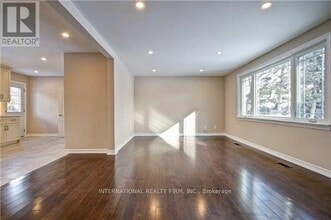 21 Cartier Crescent in Richmond Hill, ON - Building Photo - Building Photo