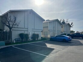 Teal Townehouses in Bakersfield, CA - Building Photo