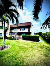 625 Burgundy N in Delray Beach, FL - Building Photo - Building Photo