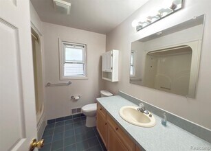 846 Beaconsfield Ave in Grosse Pointe Park, MI - Building Photo - Building Photo