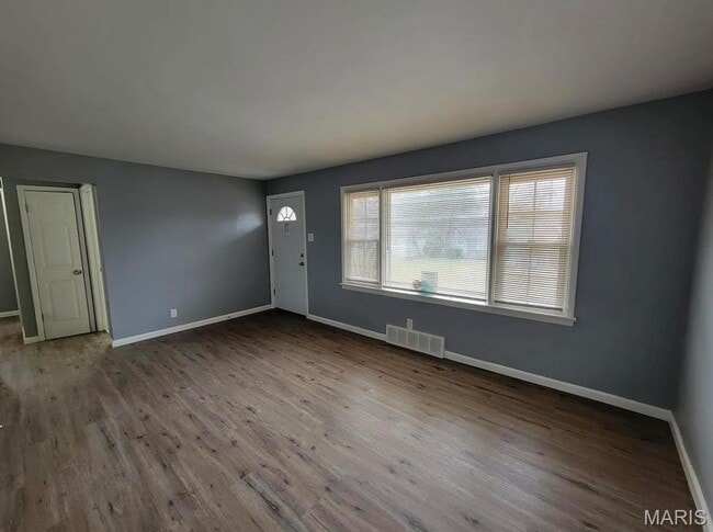 5636 Sapphire Ave in Jennings, MO - Building Photo - Building Photo