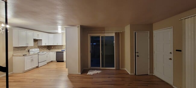9604 Caminito del Feliz in San Diego, CA - Building Photo - Building Photo