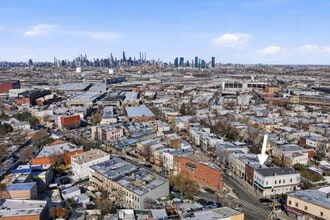 60-89 54th St in Queens, NY - Building Photo - Building Photo