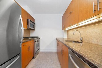 158 Hester St in New York, NY - Building Photo - Building Photo