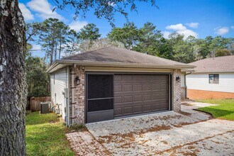 429 Springwood Way in Niceville, FL - Foto de edificio - Building Photo