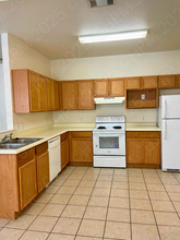 15415-15417 Kamary Ln in San Antonio, TX - Foto de edificio - Building Photo