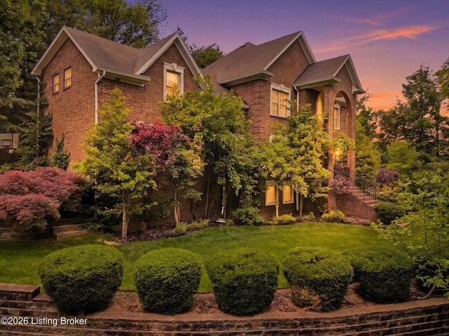 property at 560 N Hubbards Ln