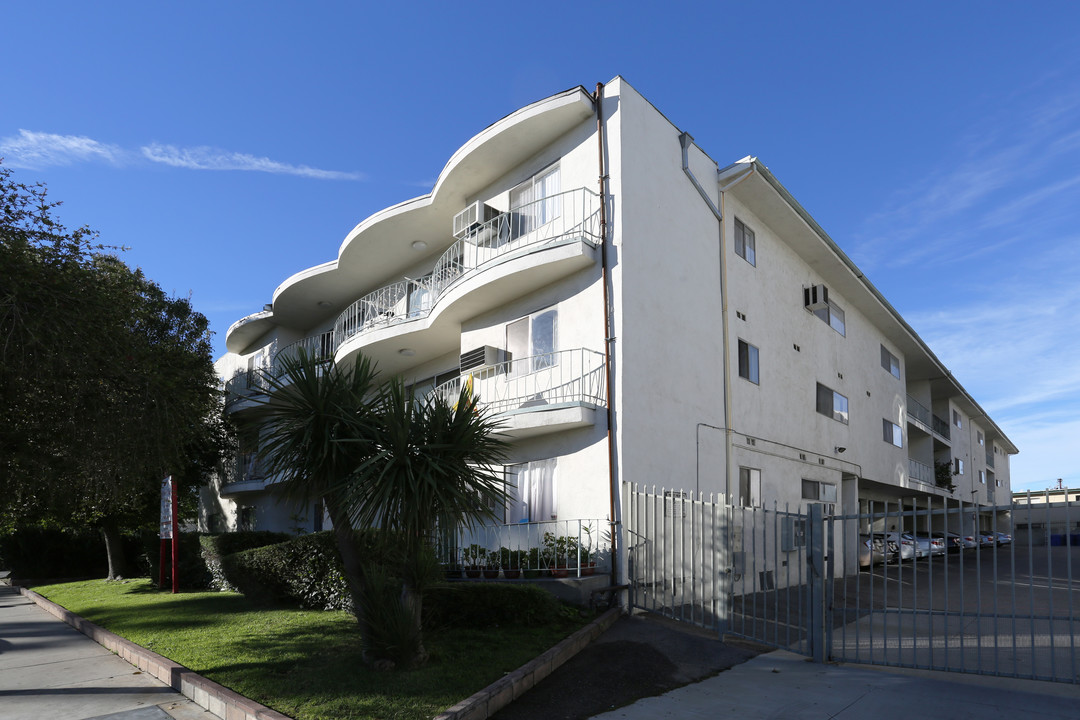 White Oak Apartments in Encino, CA - Foto de edificio