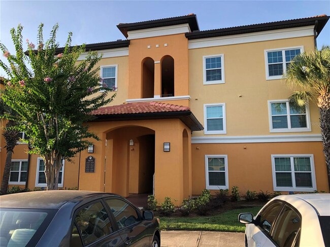 property at 5475 Vineland Rd
