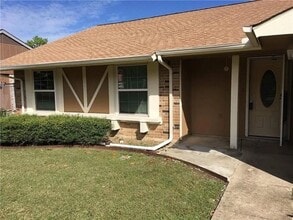 2422 High Hollow Dr in Garland, TX - Building Photo - Building Photo