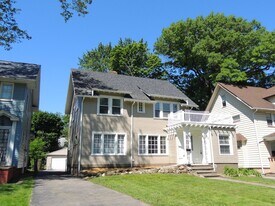 1716 Lee Rd in Cleveland Heights, OH - Building Photo