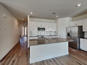 10390 Bishops Cap St in Las Vegas, NV - Foto de edificio - Building Photo