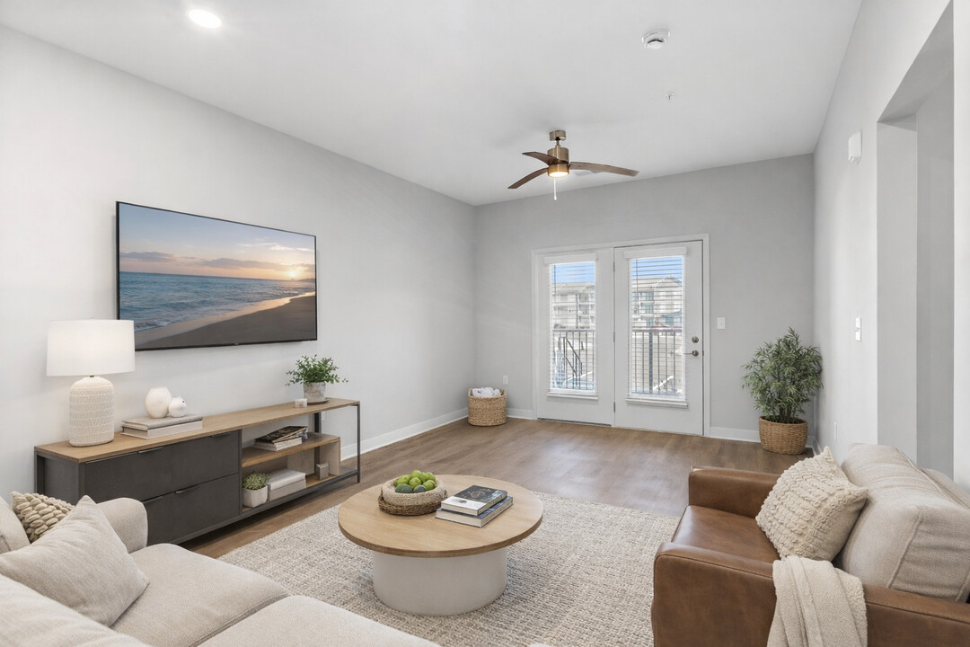 Charlestown Flats in Charlestown, IN - Building Photo