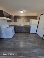 916 Prospect Ave in Grafton, ND - Building Photo