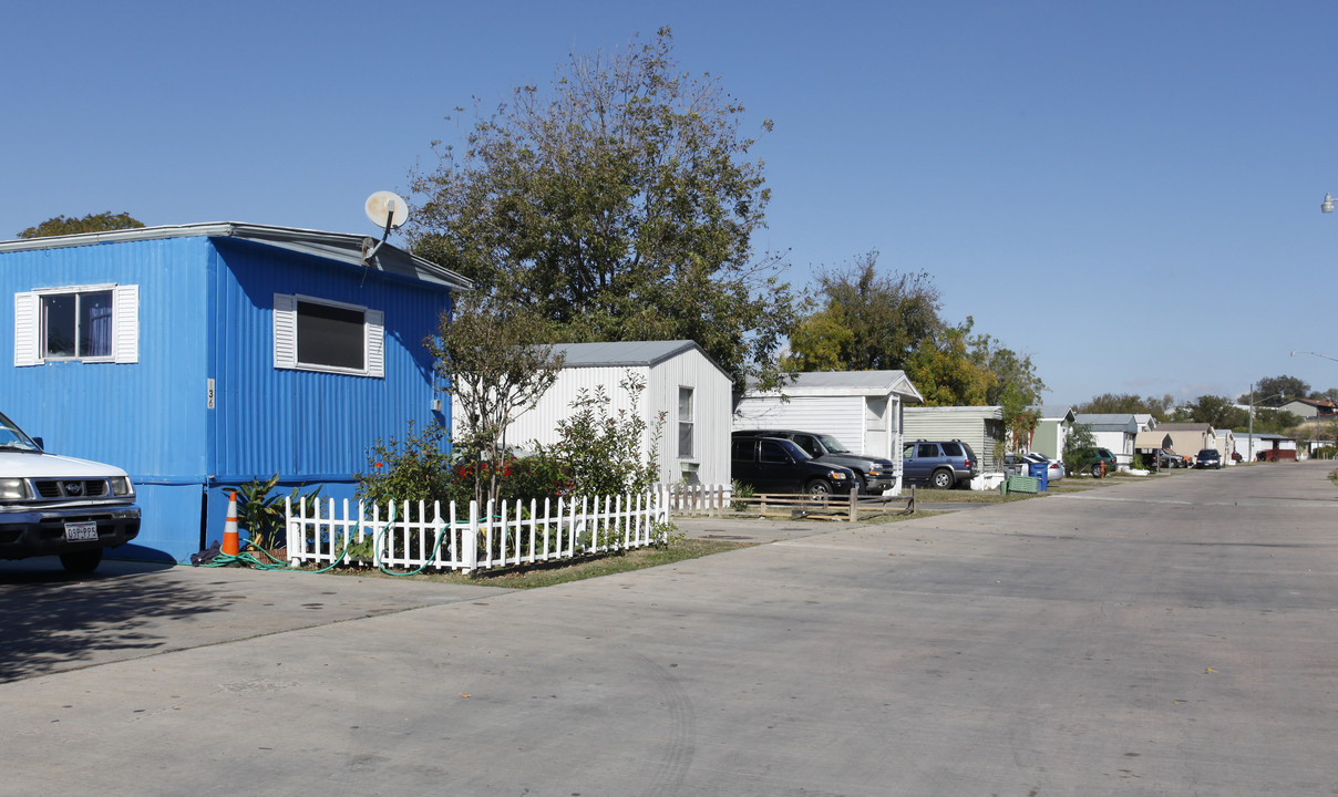 Pecan Mobile Home Park in Austin, TX - Building Photo