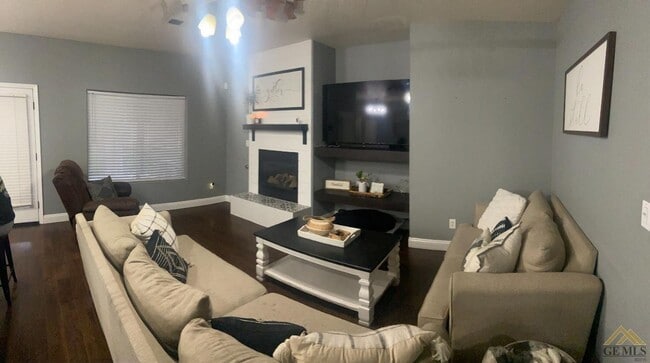 11300 Sand Bridge Ct in Bakersfield, CA - Building Photo - Building Photo