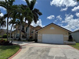 3123 SE 22nd Pl in Cape Coral, FL - Building Photo