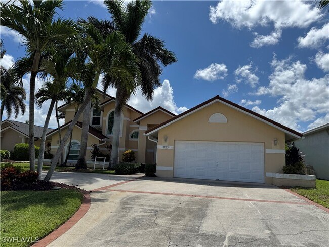 3123 SE 22nd Pl in Cape Coral, FL - Foto de edificio - Building Photo