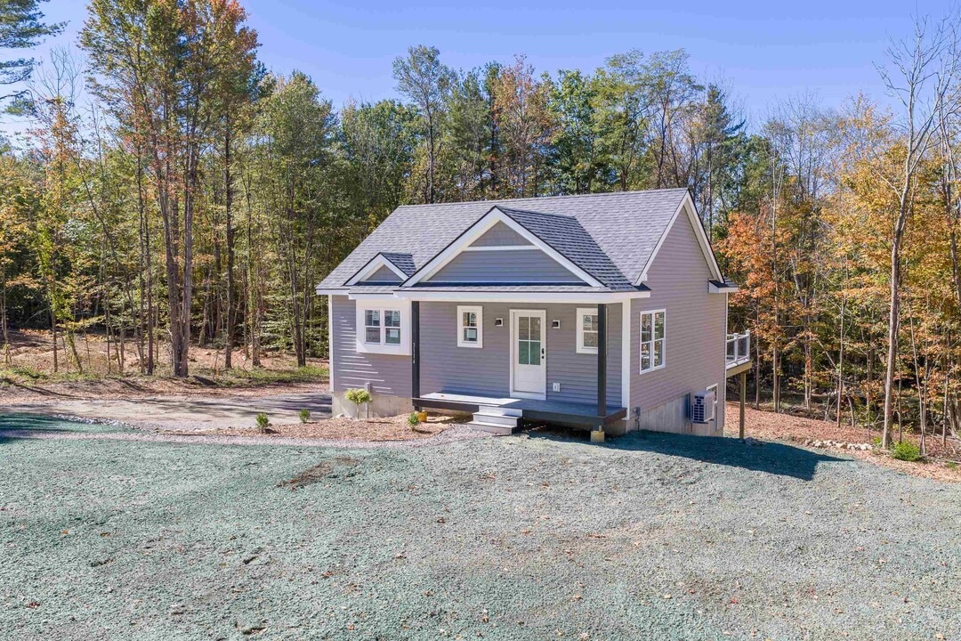 3114 Parade Rd in Laconia, NH - Building Photo