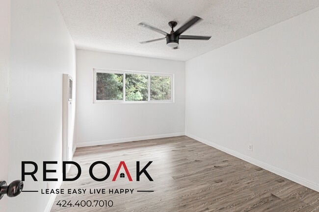 3401 Club Dr in Los Angeles, CA - Building Photo - Building Photo