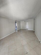 300 Gardens Dr in Pompano Beach, FL - Building Photo - Building Photo