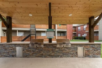 7100 Almeda in Houston, TX - Building Photo - Building Photo