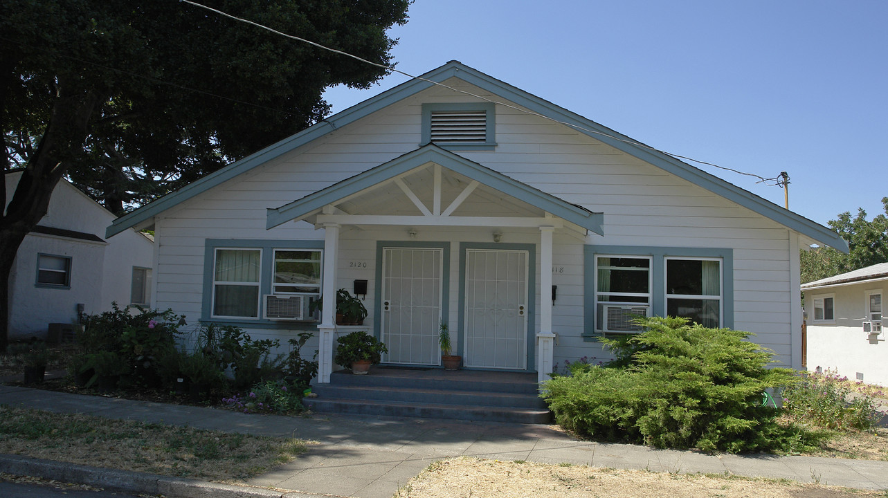 Martinez Triplex in Martinez, CA - Building Photo