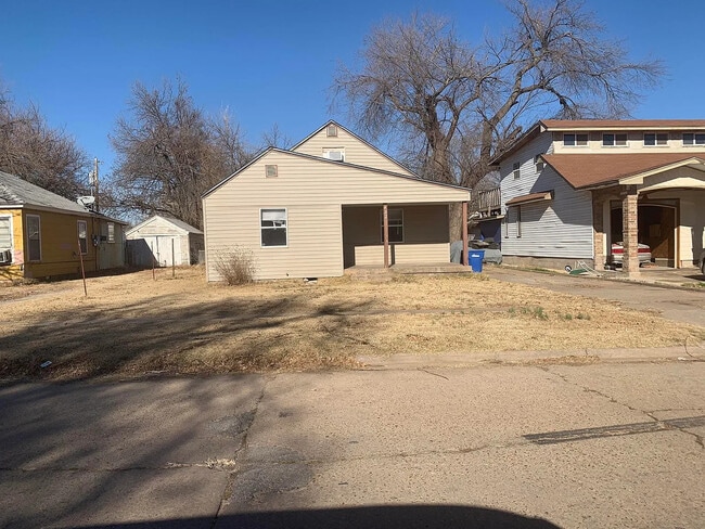 property at 402 W Poplar Ave