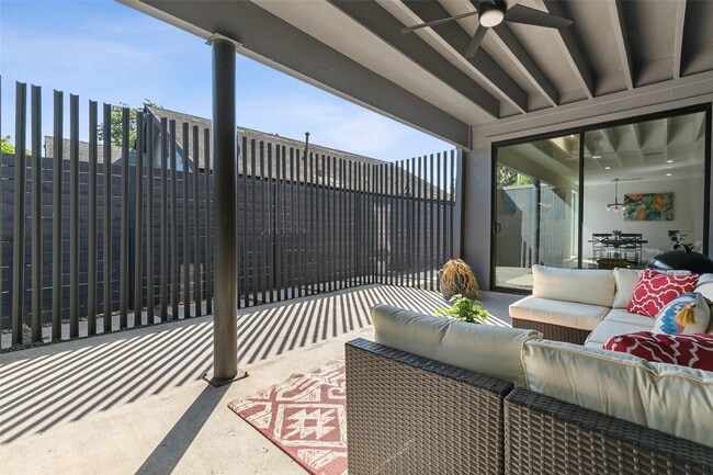 property at 4305 Roseland Ave