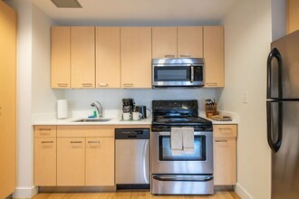 1091 Boylston St, Unit 36L in Boston, MA - Building Photo - Building Photo