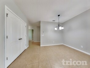 727 Benjamin Trail in Davenport, FL - Foto de edificio - Building Photo