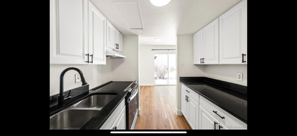3315 S Monaco Pky, Unit Monaco Place in Denver, CO - Building Photo - Building Photo