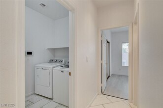 6012 Prospector Trail in Las Vegas, NV - Foto de edificio - Building Photo