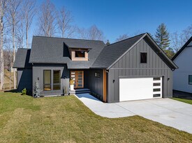 32 Copper Mill Ct in Candler, NC - Building Photo