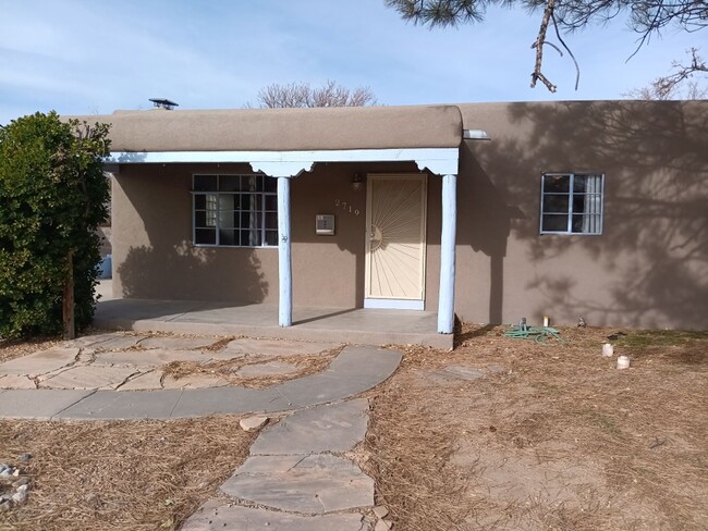 2719 Santa Cruz Ave SE in Albuquerque, NM - Building Photo - Building Photo