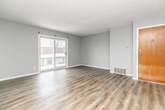 403 21st Avenue Pl, Unit 403 in Coralville, IA - Building Photo - Building Photo