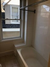 70 Linden St, Unit 3 in Lynn, MA - Building Photo - Building Photo