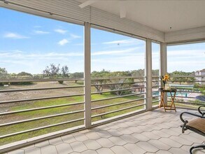 6200 NW 2nd Ave in Boca Raton, FL - Foto de edificio - Building Photo