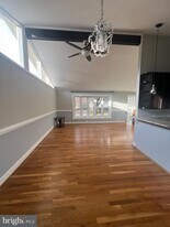 10123 Eastlake Dr in Fairfax, VA - Building Photo