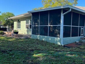 4108 4th Ave W in Palmetto, FL - Foto de edificio - Building Photo