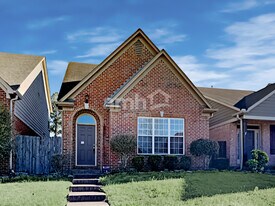 8739 Overcup Oaks Dr in Memphis, TN - Building Photo