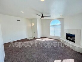 66028 Mission Lakes Blvd in Desert Hot Springs, CA - Building Photo