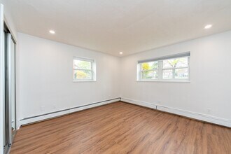 41 Warren St in Waltham, MA - Building Photo - Building Photo