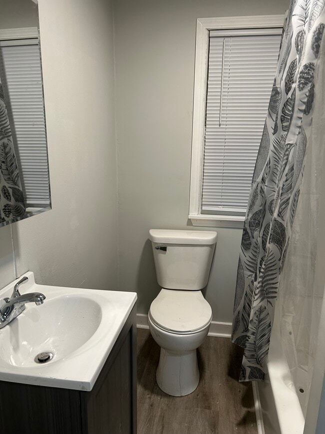 property at 922 S Spring St