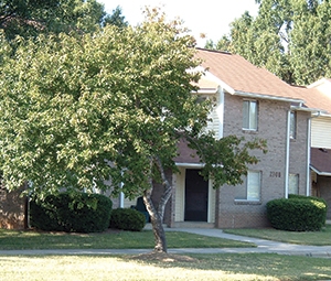 Laurence Manor in Greensboro, NC - Building Photo - Building Photo