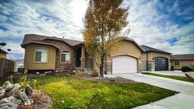 property at 3522 E Heyward Dr
