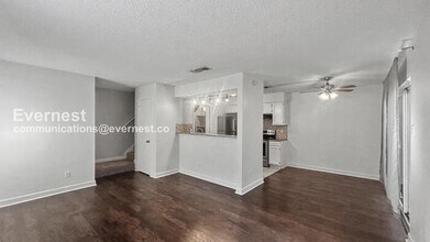 900 Taulbee Ln in Austin, TX - Building Photo - Building Photo