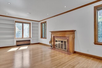 75 Somerset Rd, Unit 1 in Brookline, MA - Building Photo - Building Photo
