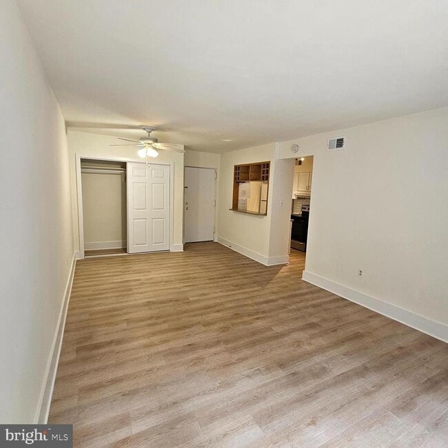 5821 Royal Ridge Dr in Springfield, VA - Building Photo - Building Photo
