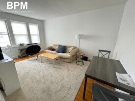 14 Colborne Rd, Unit 16 in Boston, MA - Building Photo